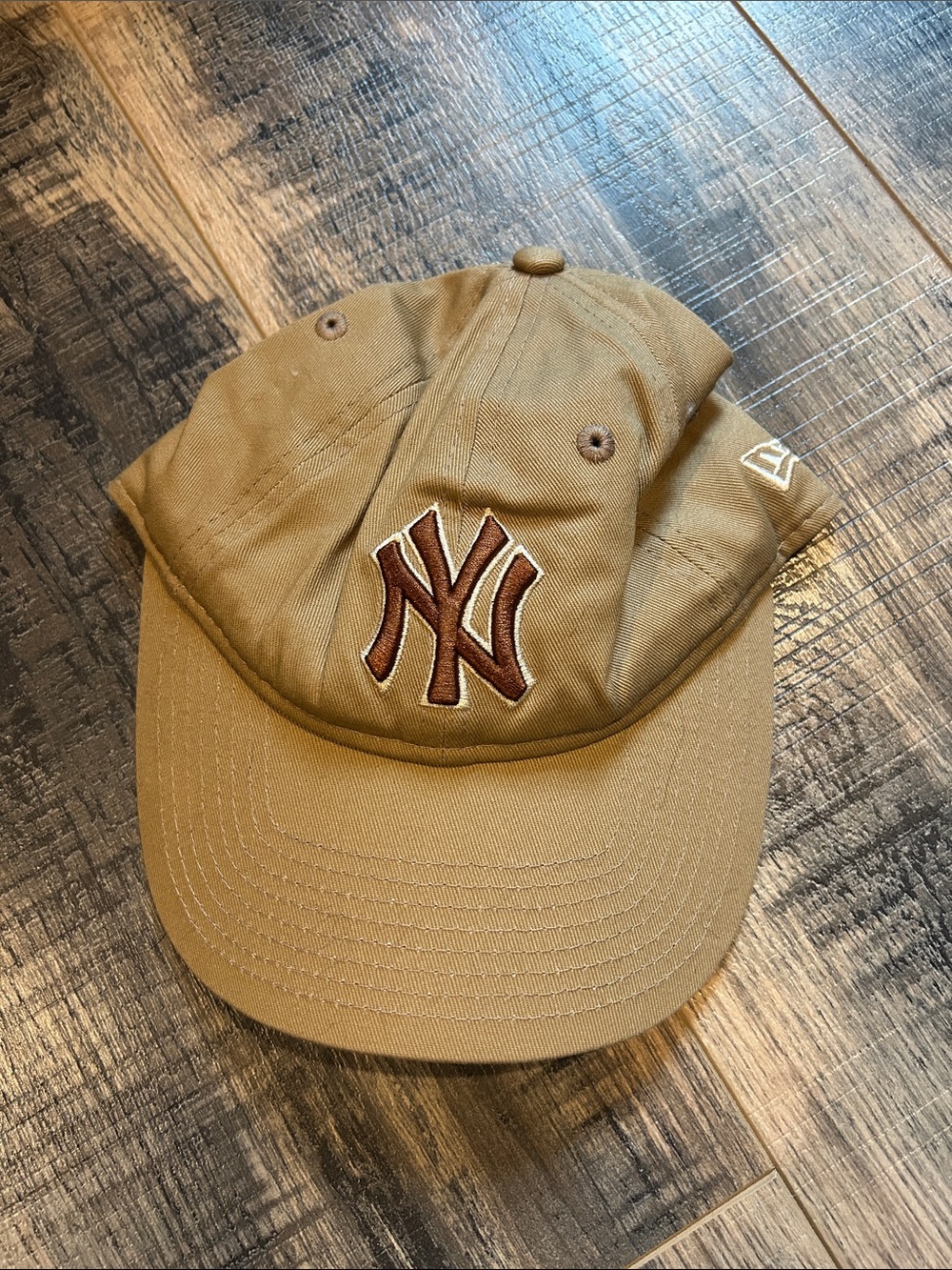 New Era Khaki NY Yankees Cap with Brown Logo